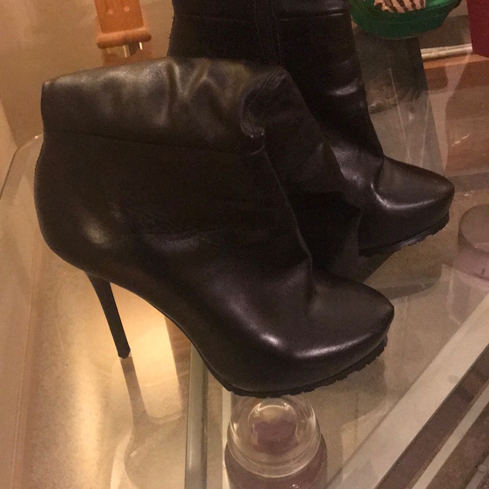 Stiletto boots 3.5 inches black worn once.